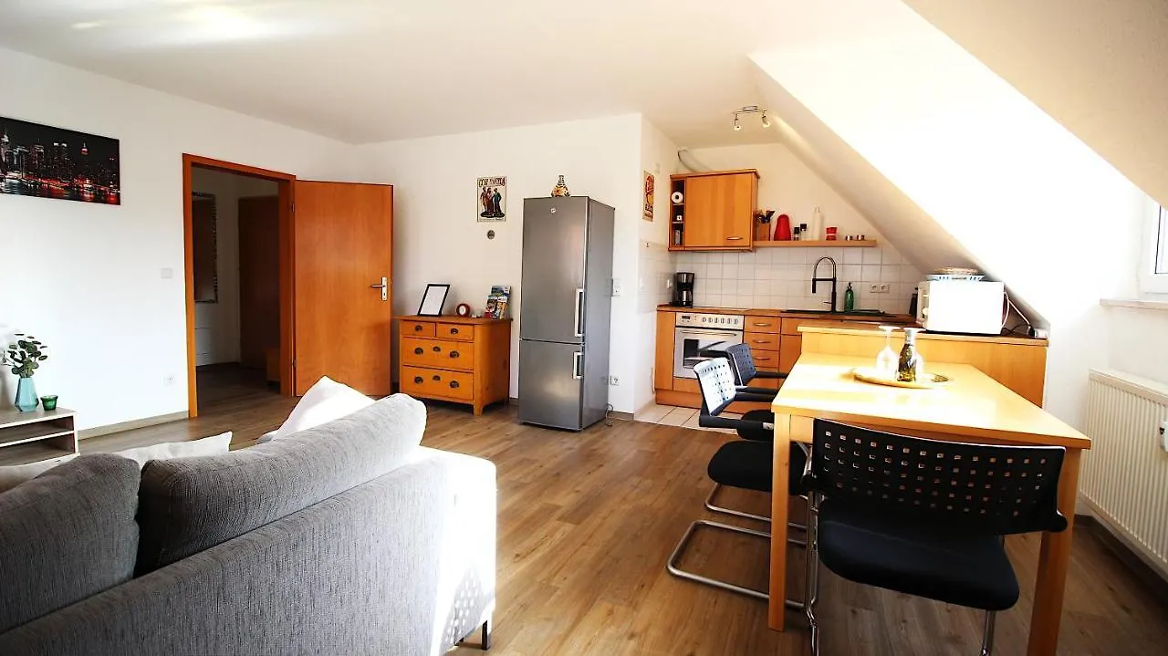 Homie Stay Zell - Apartment Mit Privatparkplatz  Zell am Main